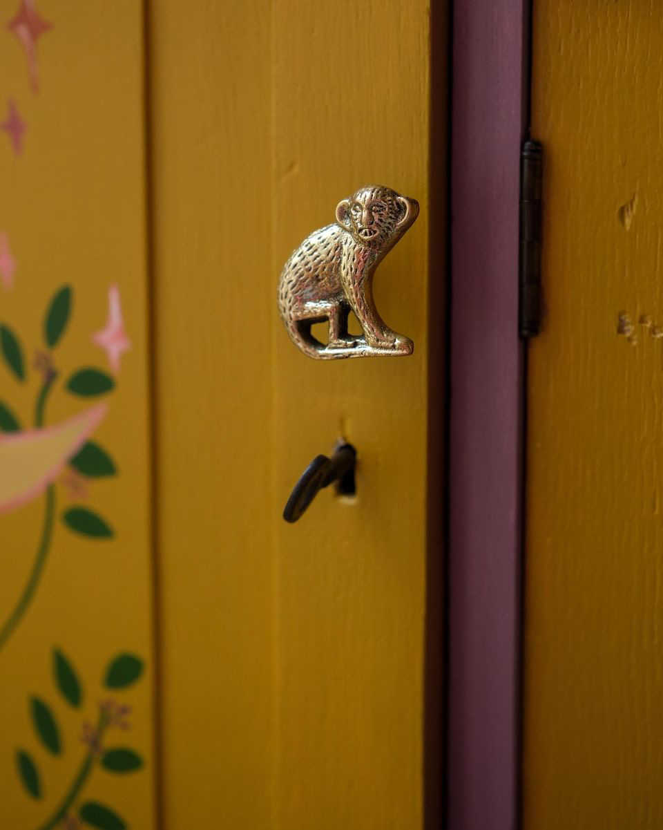 Peppin Monkey Knob Right