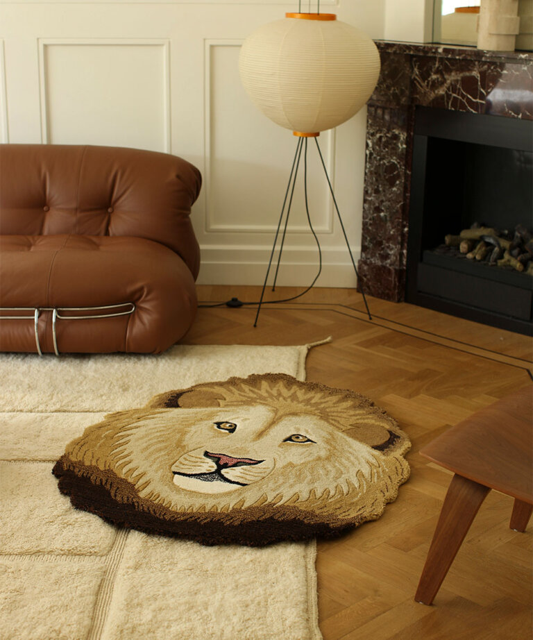 Ari Lion Head Rug Large