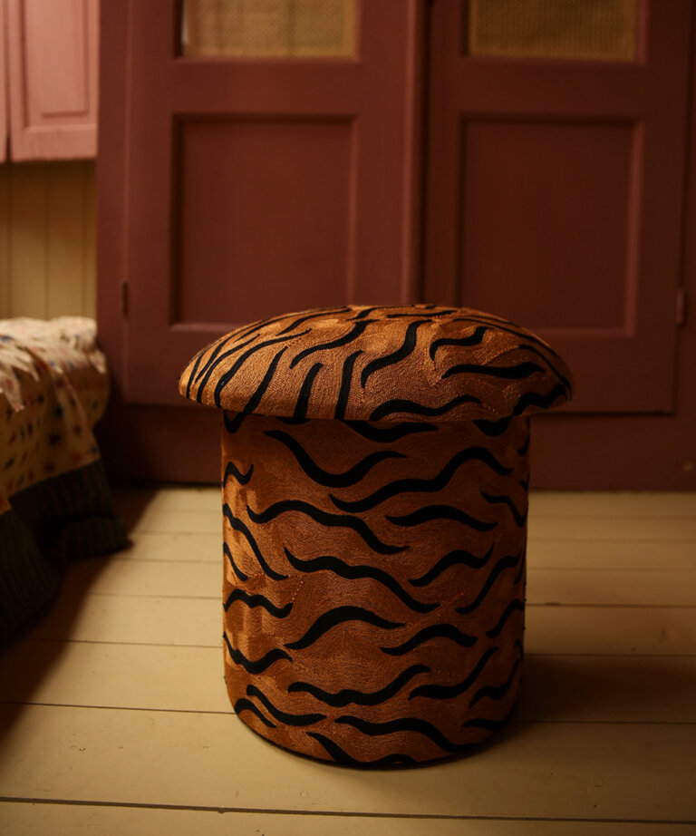 Maya Tiger Bestickter Hocker