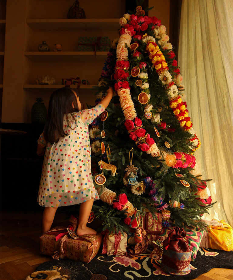 Bouquet of Roses Garland