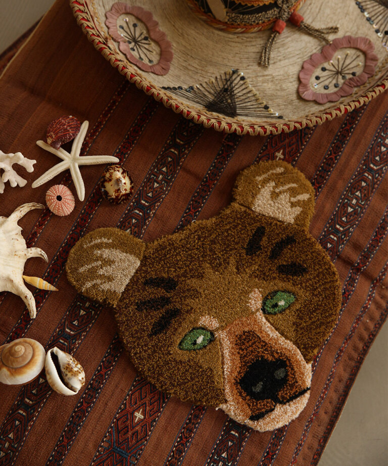 Archie Check Bear Head Rug
